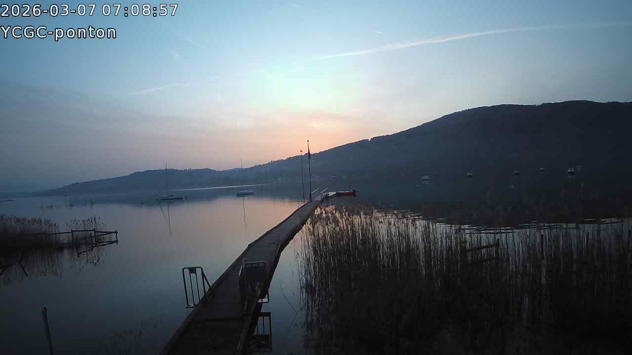 Vue Ponton du YCGC sur le lac de Paladru