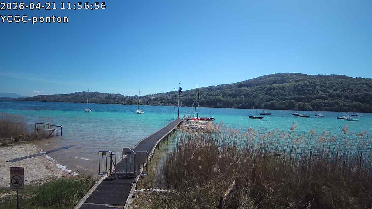 Vue Ponton du YCGC sur le lac de Paladru