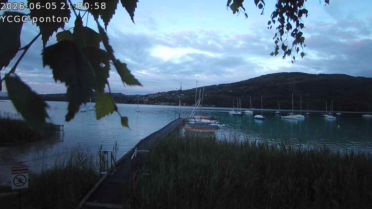 Vue Ponton du YCGC sur le lac de Paladru