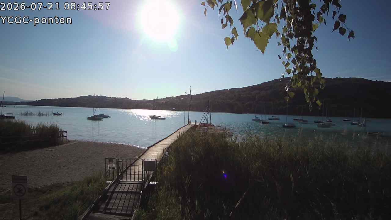 Vue Ponton du YCGC sur le lac de Paladru