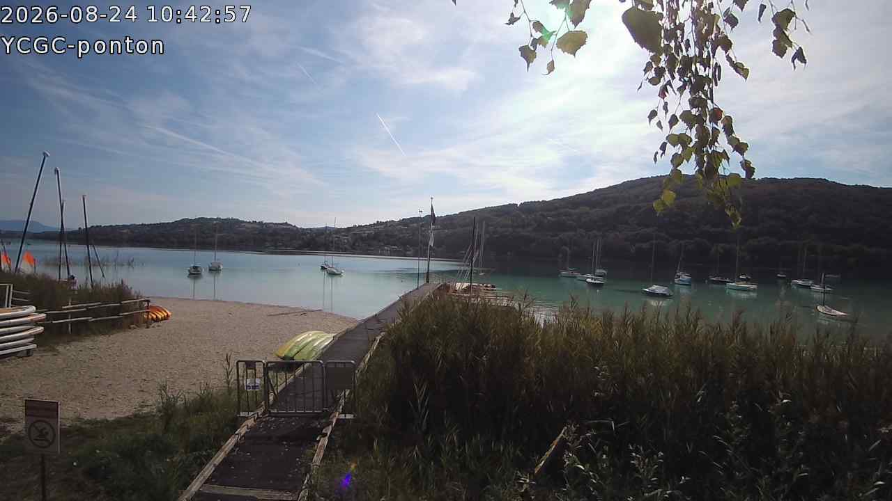 Vue Ponton du YCGC sur le lac de Paladru