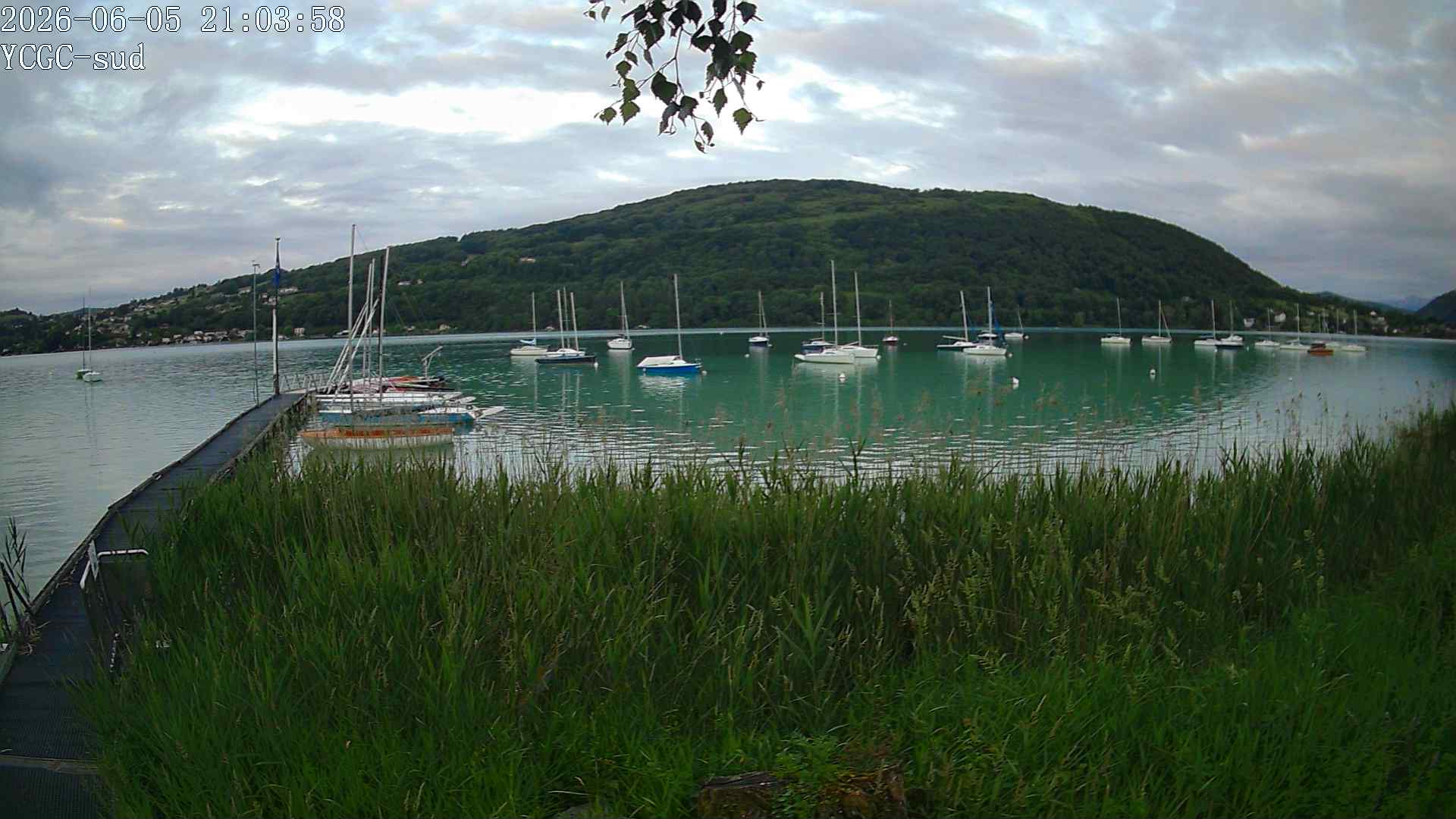 Vue Sud du lac de Paladru